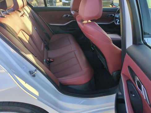 Used 2023 BMW 330i Sedan w/ Convenience Package RWD image 21