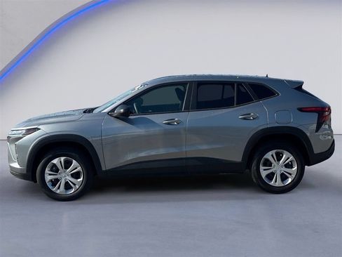 Used 2026 Chevrolet Trax LS w/ Driver Confidence Package FWD image 3