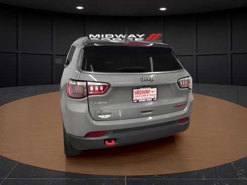 Used 2022 Jeep Compass Trailhawk w/ Trailhawk Convenience Group AWD/4WD image 5