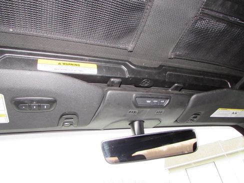 Used 2022 Jeep Wrangler Unlimited Rubicon w/ Cold Weather Group image 20