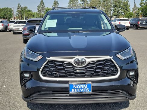 Used 2021 Toyota Highlander LE FWD image 26