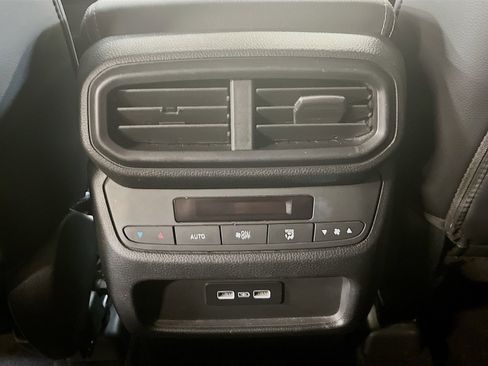 Used 2023 Honda Pilot Touring image 27