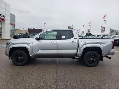 New 2026 Toyota Tacoma SR5 RWD image 9