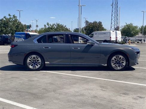 New 2025 BMW i7 xDrive60 image 5