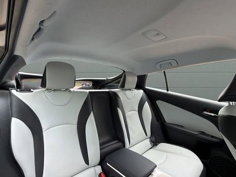 Used 2018 Toyota Prius Prime Advanced FWD image 27
