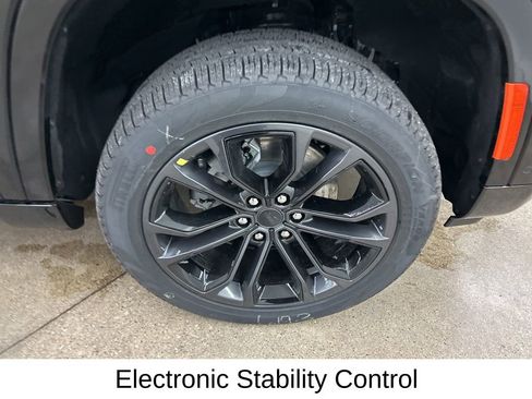 New 2026 Jeep Grand Wagoneer Summit image 13