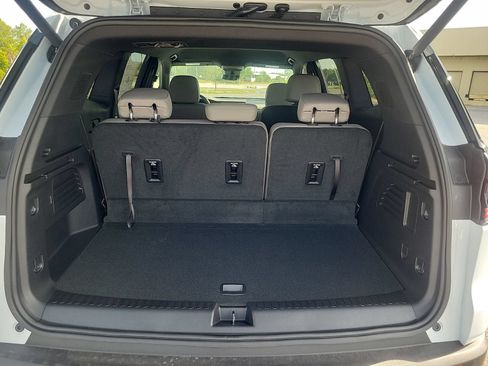New 2026 GMC Acadia Elevation w/ Elevation Premium Package FWD image 7