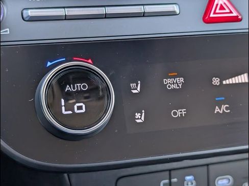 Used 2025 Hyundai Sonata Limited image 19