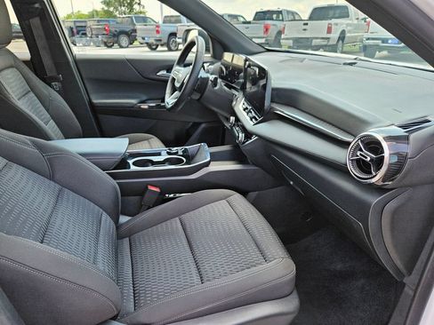 Used 2026 Chevrolet Equinox LT FWD image 30