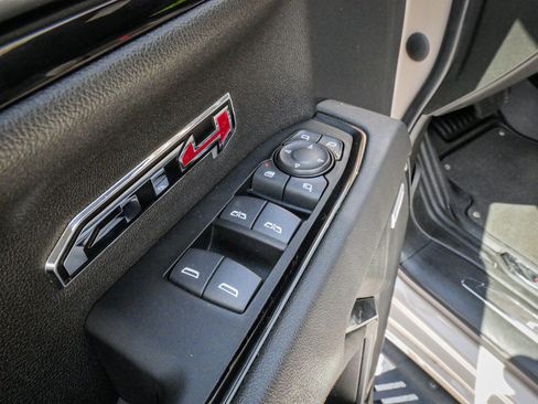 Used 2023 GMC Sierra 1500 AT4 w/ AT4 Premium Package AWD/4WD image 15