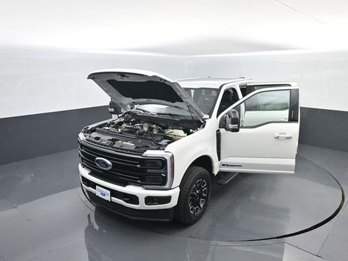 New 2026 Ford F250 Platinum w/ FX4 Off-Road Package image 34