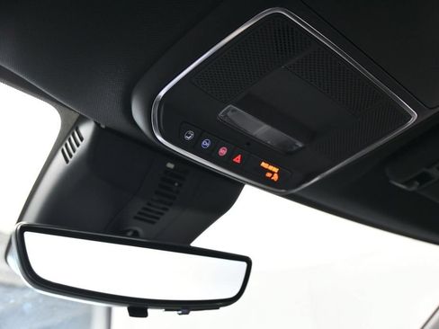 Used 2025 Chevrolet Traverse High Country FWD image 30