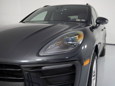 Certified 2025 Porsche Macan image 37