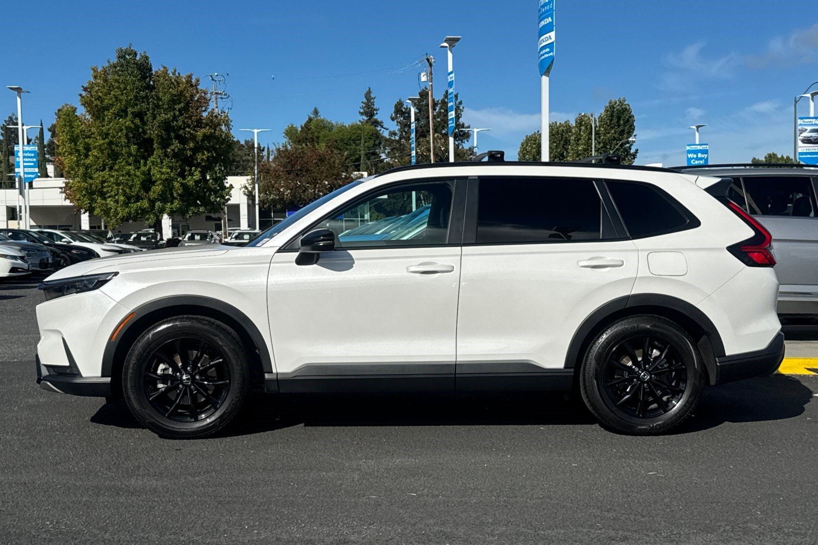 Used 2025 Honda CR-V Sport-L image 2