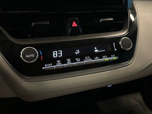 Used 2025 Toyota Corolla LE FWD image 13