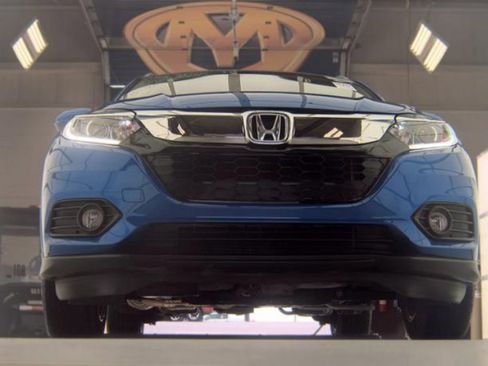 Used 2021 Honda HR-V EX-L image 3