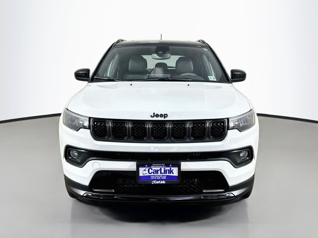 Used 2023 Jeep Compass Latitude w/ Convenience Group AWD/4WD image 2