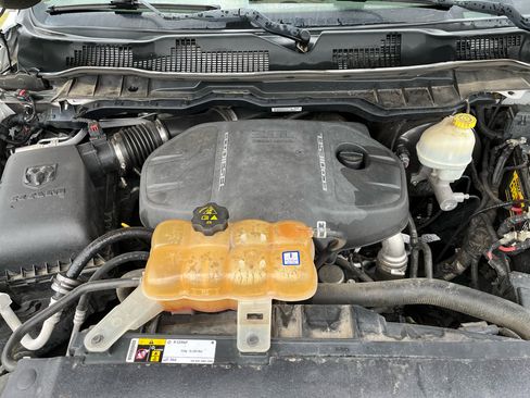 Used 2014 RAM 1500 Laramie w/ Convenience Group image 14