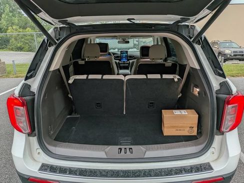 Certified 2023 Ford Explorer Platinum w/ Technology Package AWD/4WD image 22