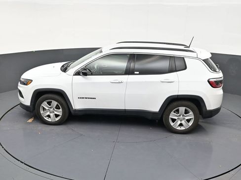 Used 2022 Jeep Compass Latitude FWD image 13