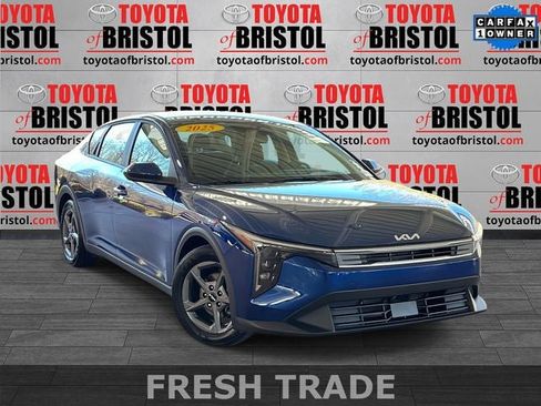 Used 2025 Kia K4 LXS image 1