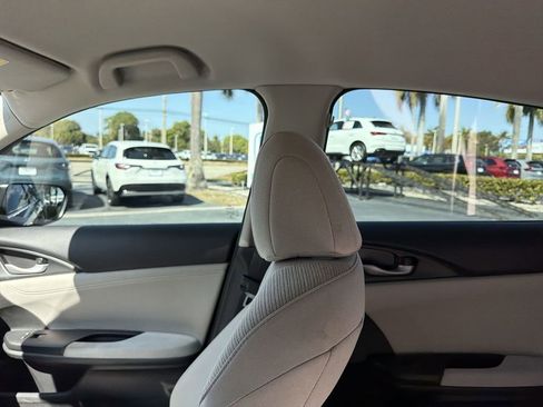 Used 2019 Honda Insight LX image 12