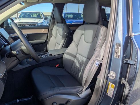 Used 2025 Volvo XC90 B6 Plus image 13