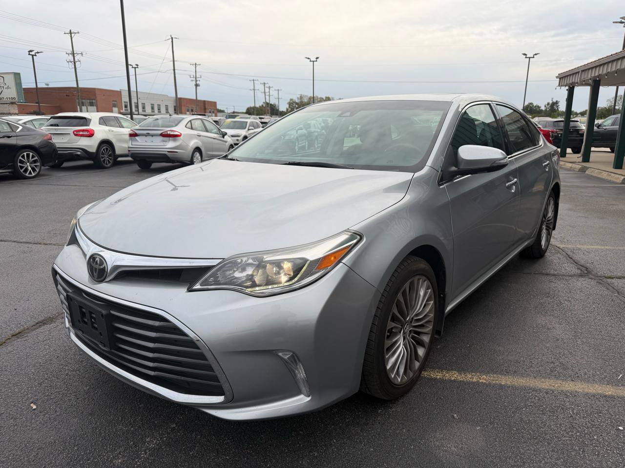Used 2018 Toyota Avalon Limited w/ All Weather Liner Package FWD image 7