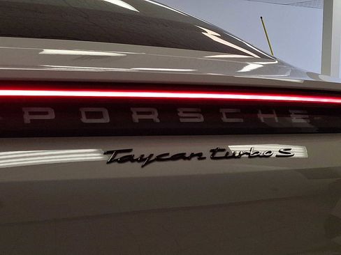 Used 2021 Porsche Taycan Turbo S image 33