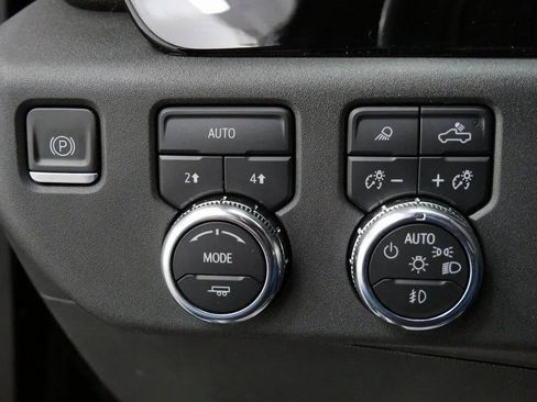 Used 2023 GMC Sierra 1500 SLT image 28