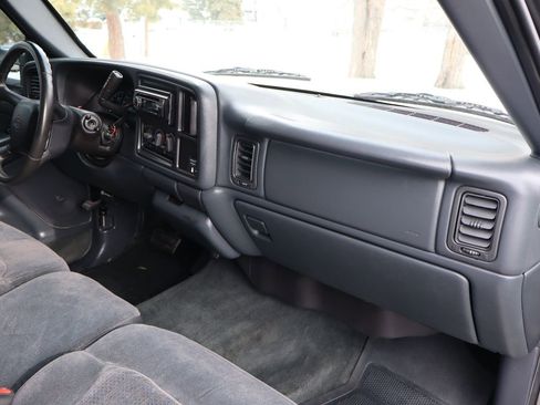 Used 2000 Chevrolet Silverado 1500 LS image 18