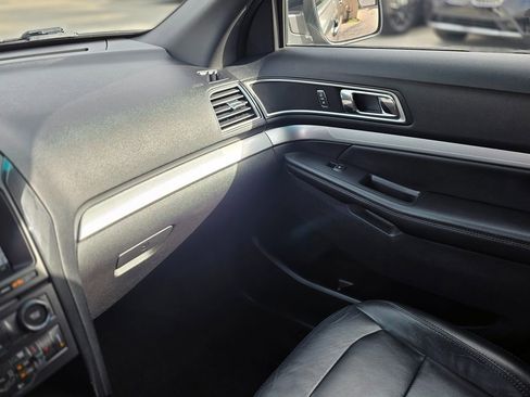 Used 2016 Ford Explorer XLT w/ Equipment Group 202A image 43