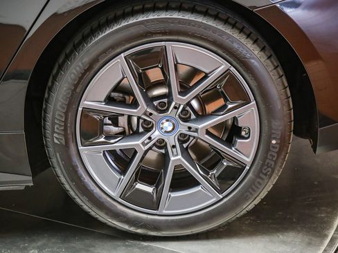 Certified 2024 BMW i4 eDrive40 w/ Premium Package RWD image 11