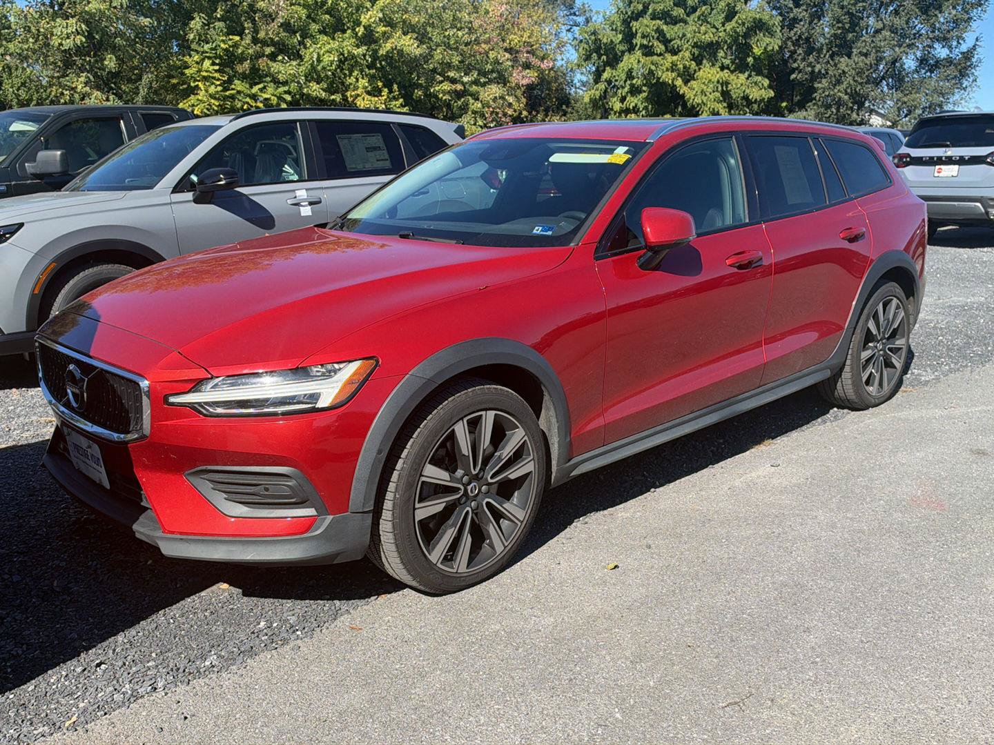 Used 2020 Volvo V60 T5 Cross Country AWD/4WD image 1