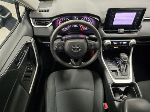 Used 2019 Toyota RAV4 LE image 21