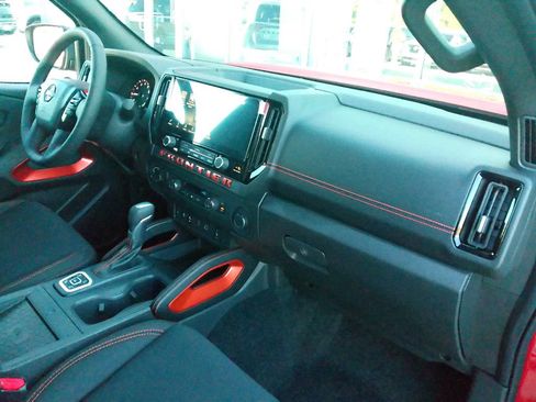 New 2026 Nissan Frontier PRO-4X w/ Pro-4x Convenience Package image 14