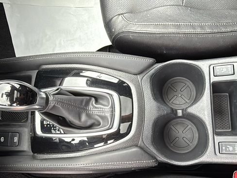 Used 2019 Nissan Rogue SL w/ Premium Package image 18