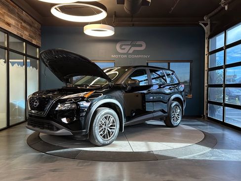 Used 2023 Nissan Rogue S AWD/4WD image 23