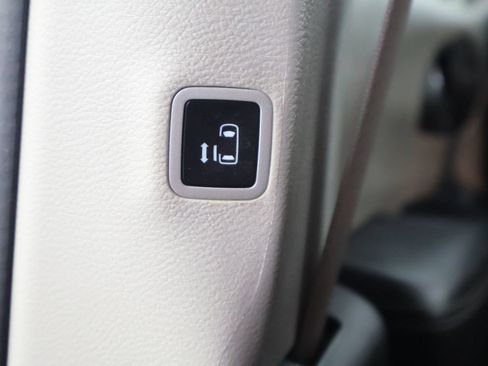 Used 2023 Chrysler Voyager LX FWD image 31