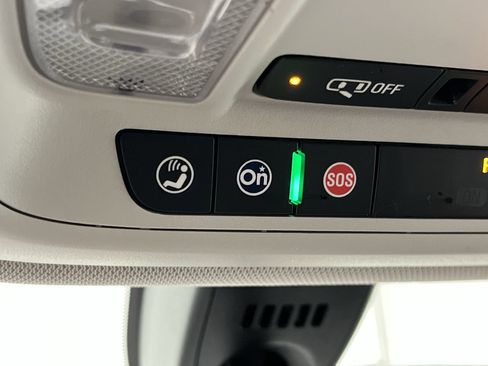 Used 2020 Chevrolet Traverse LT FWD image 26