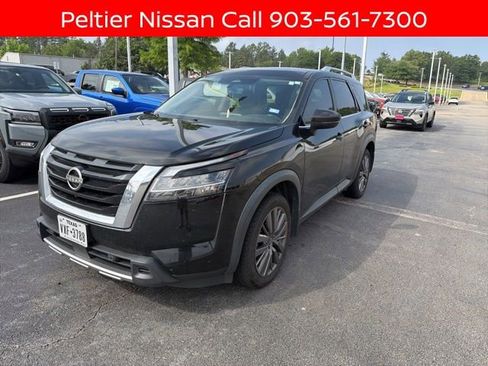 Certified 2023 Nissan Pathfinder SL w/ SL Premium Package FWD image 6