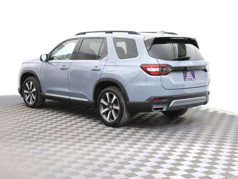 Used 2023 Honda Pilot Touring image 7