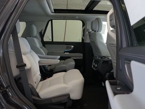 Used 2026 Ford Expedition Platinum w/ Driver's Package image 30