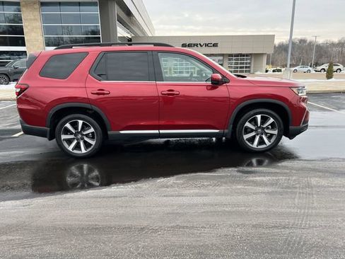 Used 2023 Honda Pilot Elite image 2