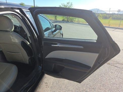 Used 2015 Ford Fusion Titanium AWD/4WD image 17