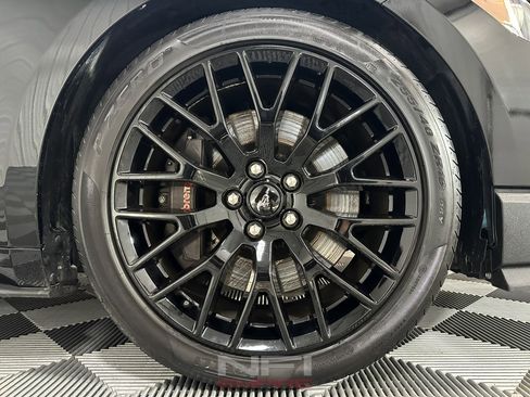 Used 2017 Ford Mustang GT w/ GT Performance Package image 16