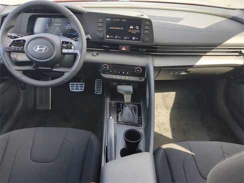 Certified 2025 Hyundai Elantra Sport image 13