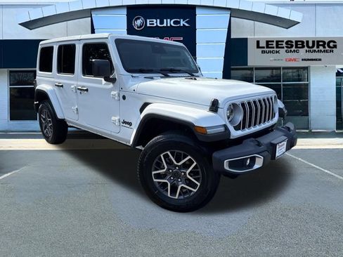 Used 2026 Jeep Wrangler Unlimited Sahara AWD/4WD image 1
