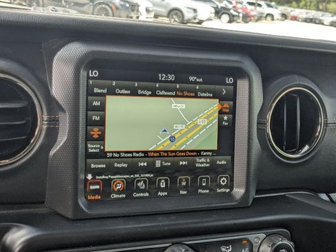 Used 2021 Jeep Wrangler Unlimited Sahara AWD/4WD image 11