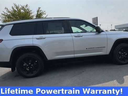 New 2025 Jeep Grand Cherokee L Altitude image 9